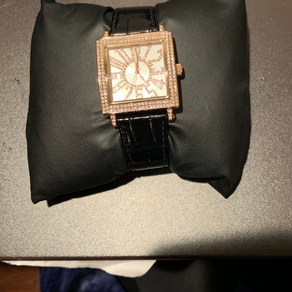 NWT Christian Van Sant Womens Lumina Watch. NIB. Send your offer! - Picture 4 of 7